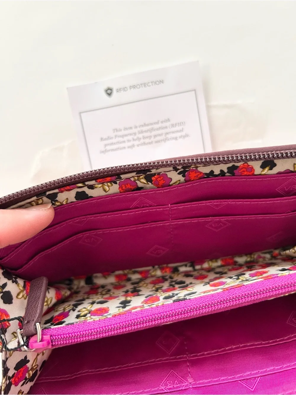 NWT  Vera Bradley Retired Houndstooth Quilted Print Georgia RFID Wallet